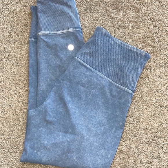 lululemon athletica Pants - Lululemon Wunder Under ribbed crop leggings